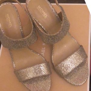 Michael Kors Claudia Gold Glitter Platform Heels Size 9M